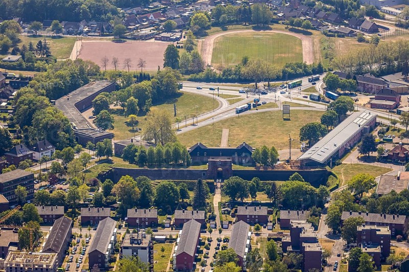 Aerial view, Wesel Citadel, Wesel Music and Art School, City Archive, LVR-Niederrheinmuseum Wesel, Lippe Stadium, Wesel, Ruhr area, Lower Rhine, North Rhine-Westphalia, Germany