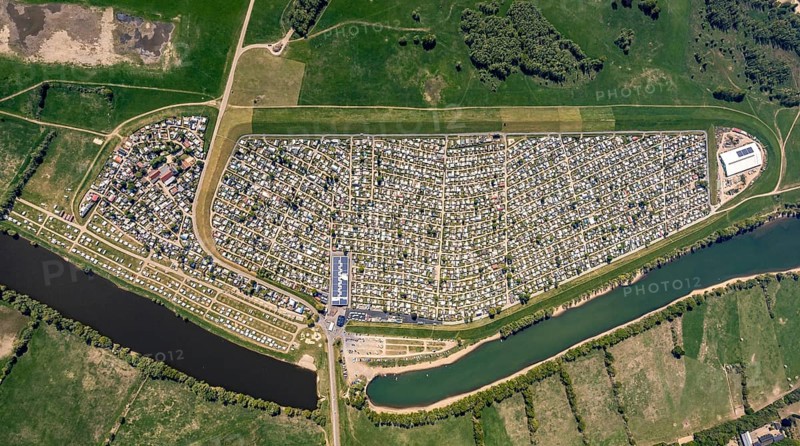 Aerial view, camping site Grav Insel on the Rhine, caravans and tents, Wesel, Ruhr area, Lower Rhine, North Rhine-Westphalia, Germany
