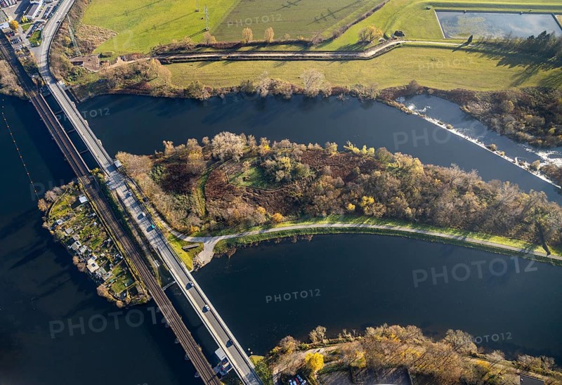 Aerial view, Obergraben, Obergrabenbrücke, Friedrichstraße, railway bridge, allotment garden site at Obergraben, peninsula, Harkortsee, Wetter, Wetter, Ruhr area, North Rhine-Westphalia, Germany
