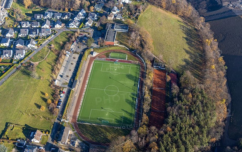Aerial photo, SuS Volmarstein, football pitch, TC Volmarstein, tennis court, Grundschöttel, Wetter, Ruhr area, North Rhine-Westphalia, Germany