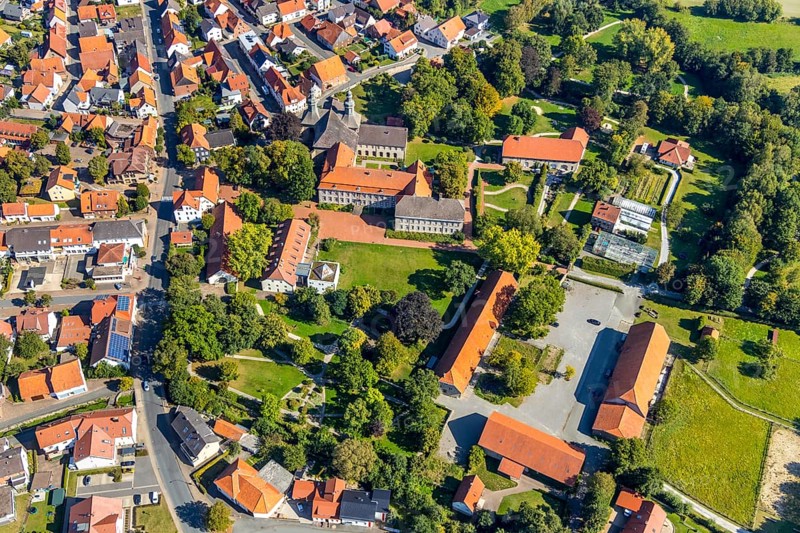 Aerial view, Willebadessen Monastery, St Vitus Parish Church, Castle Park, Willebadessen, OWL, East Westphalia-Lippe, East Westphalia, North Rhine-Westphalia, Germany