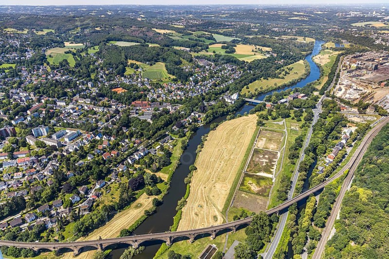 Aerial view, Ruhr river, possible natural outdoor pool on the riverside road, Ruhr viaduct Witten, Ruhr bridge Bommern, Willy-Brandt bridge, Witten, Ennepe-Ruhr district, Ruhr area, North Rhine-Westphalia, Germany