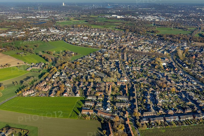 Aerial view, local view, Neukirchen, Neukirchen-Vluyn, Ruhr area, North Rhine-Westphalia, Germany, DE, Europe, distant view, property tax, real estate, aerial view, aerial photography, aerial photography, overview, bird's-eye view, residential complex, living and life, residential area, residential buildings, quality of life, birds-eyes view, overview