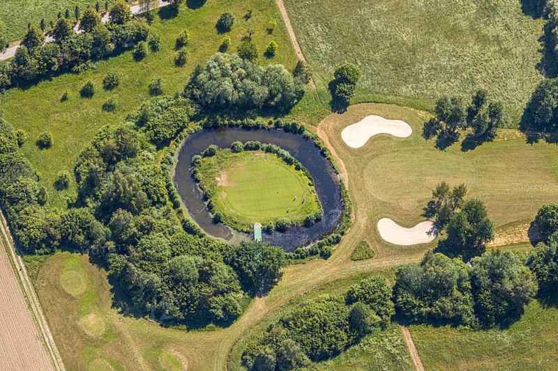 Aerial view, golf course golf club Op de Niep, Neukirchen-Vluyn, Lower Rhine, North Rhine-Westphalia, Germany, DE, Europe, golf, golf course, golf club, golf course, golf course Nieper Kuhlen, aerial view, aerial photography, aerial photography, sports, overview, birds-eyes view, overview, golfer, bunker, sand hole, sand holes, green, moat, island