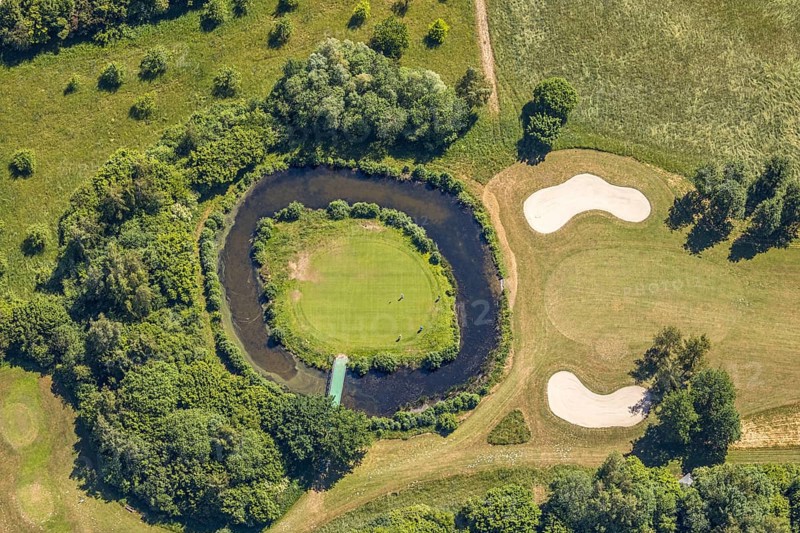 Aerial view, golf course golf club Op de Niep, Neukirchen-Vluyn, Lower Rhine, North Rhine-Westphalia, Germany, DE, Europe, golf, golf course, golf club, golf course, golf course Nieper Kuhlen, aerial view, aerial photography, aerial photography, sports, overview, birds-eyes view, overview, golfer, bunker, sand hole, sand holes, green, moat, island