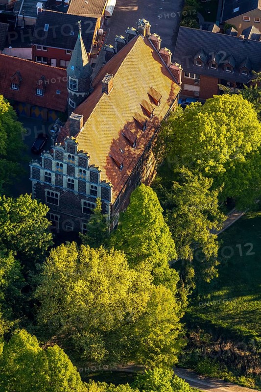 Aerial view, Wolbeck Castle, Drostenhof, Wolbecker Park, Am Steintor, Münster, Münsterland, North Rhine-Westphalia, Germany, DE, Europe, von Merveldt family, manor house, manor house, manor building, aerial photograph, aerial photography, aerial photography, Renaissance style, castle, sight, stair tower, overview, bird's eye view, residence of the count, birds-eyes view, historical, overview