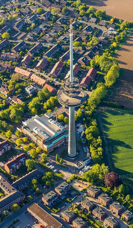 Aerial photograph, telecommunications tower Münster, T-Systems International GmbH, residential area Am Lohausbach, Münster, Münsterland, North Rhine-Westphalia, Germany, DE, Europe, telecommunications tower, television tower, property tax, real estate, aerial photograph, aerial photography, aerial photography, Radbodstraße, broadcasting station, overview, bird's-eye view, residential area, residential buildings, quality of living, residential neighbourhood, housing estate, birds-eyes view, overview