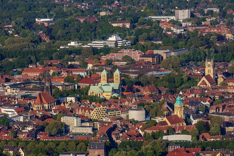 Aerial view, Old Town, St Paul's Cathedral, Cathedral SquarePaulus-Dom, Domplatz, catholic Liebfrauen-Überwasserkirche, catholic St. Lamberti-Kirche, St. Martini-Kirche, theatre Münster, Münster, Münsterland, North Rhine-Westphalia, Germany, old town area, place of worship, DE, Europe, religious community, place of worship, property tax, real estate, church, parish, denomination, culture, art, aerial view, aerial photography, aerial photography, religion, theatre, overview, events, bird's eye view, residential area, living and working, living and life, residential area, residential buildings, housing estate, birds-eyes view, historic city centre, historic city centre, overview