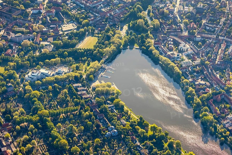 Aerial photo, Aasee, Allwetterzoo, river Münstersche Aa, LBS Westdeutsche Landesbausparkasse, Münster, Münsterland, North Rhine-Westphalia, Germany, AASEE-AKTIV boat hire, DE, Europe, football pitch, football stadium, Himmelreichallee, aerial photo, aerial photography, aerial photography, lake, Sentruper Höhe sports field, sport, sports facilities, Sentruper Höhe sports park, sports field, sports facility, reservoir, overview, bird's-eye view, zoo, birds-eyes view, overview