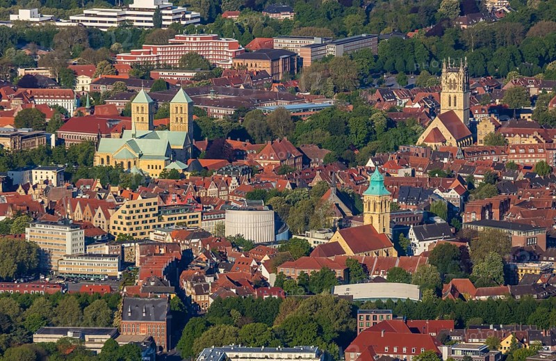 Aerial view, Old Town, Cathedral St.-Paulus-Dom, Domplatz, catholic Liebfrauen-Überwasserkirche, St. Martini-Kirche, theatre Münster, Münster, Münsterland, North Rhine-Westphalia, Germany, place of worship, DE, Europe, religious community, place of worship, property tax, real estate, church, parish, denomination, aerial view, aerial photography, aerial photography, religion, overview, bird's-eye view, residential area, living and working, living and life, residential area, residential buildings, housing estate, birds-eyes view, historic city centre, overview