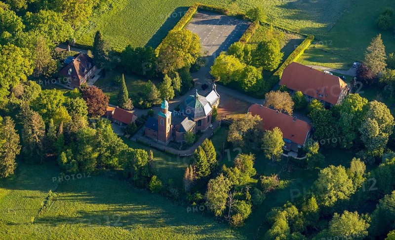 Aerial view, catholic Dyckburg church, Münster, Münsterland, North Rhine-Westphalia, Germany, place of worship, DE, Europe, religious community, place of worship, kindergarten, nursery, crèche, day care centre, church, parish, day care centre, denomination, aerial view, aerial photography, aerial photography, religion, overview, bird's-eye view, forest area, Waldkindergarten Münster e.V., birds-eyes view, overview
