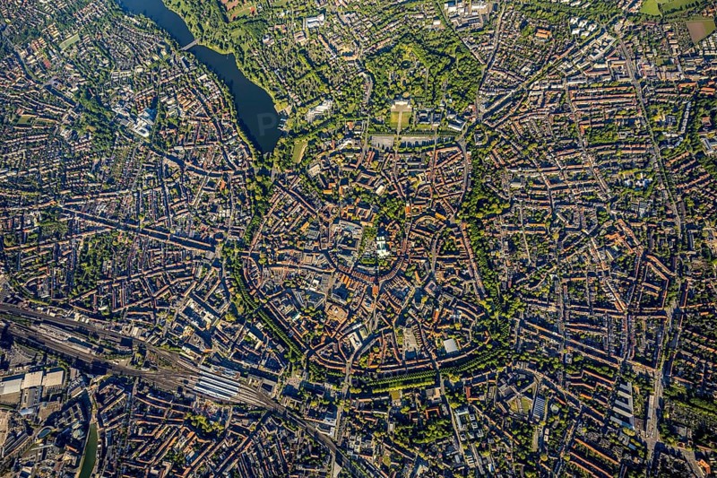Aerial view, Old Town, Promenadenring, St Paul's Cathedral, Cathedral SquarePaulus-Dom, Domplatz, catholic Liebfrauen-Überwasserkirche, catholic St. Lamberti-Kirche, St. Martini Church, Münster Theatre, Münster Central Station, Münster, Münsterland, North Rhine-Westphalia, Germany, old town area, place of worship, railway tracks, railway station, DE, Deutsche Bahn AG, Europe, religious community, place of worship, property tax, central station, main station, real estate, church, parish, denomination, culture, art, aerial view, aerial photography, aerial photography, religion, theatre, overview, events, bird's-eye view, residential area, living and working, living and life, residential area, residential buildings, housing estate, birds-eyes view, historic city centre, historic city centre, overview