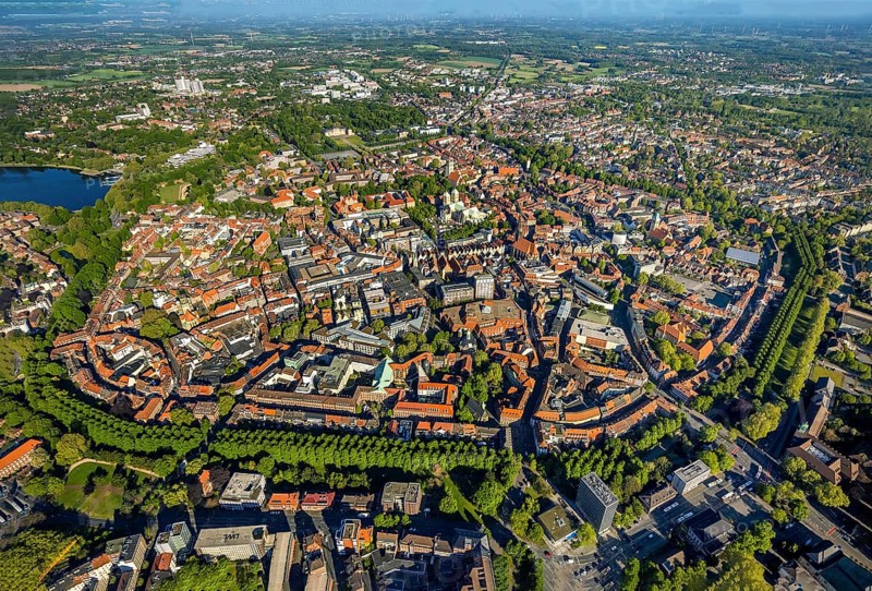 Aerial view, Old Town, Promenadenring, St Paul's Cathedral, Cathedral SquarePaulus-Dom, Domplatz, catholic Liebfrauen-Überwasserkirche, catholic St. Lamberti-Kirche, St. Martini-Kirche, Theater Münster, Münster, Münsterland, North Rhine-Westphalia, Germany, place of worship, DE, Europe, distant view, religious community, house of worship, property tax, real estate, church, church community, denomination, culture, art, aerial view, aerial photography, aerial photography, religion, theatre, overview, events, bird's eye view, residential area, living and working, living and life, residential area, residential buildings, housing estate, birds-eyes view, historic city centre, historic city centre, overview