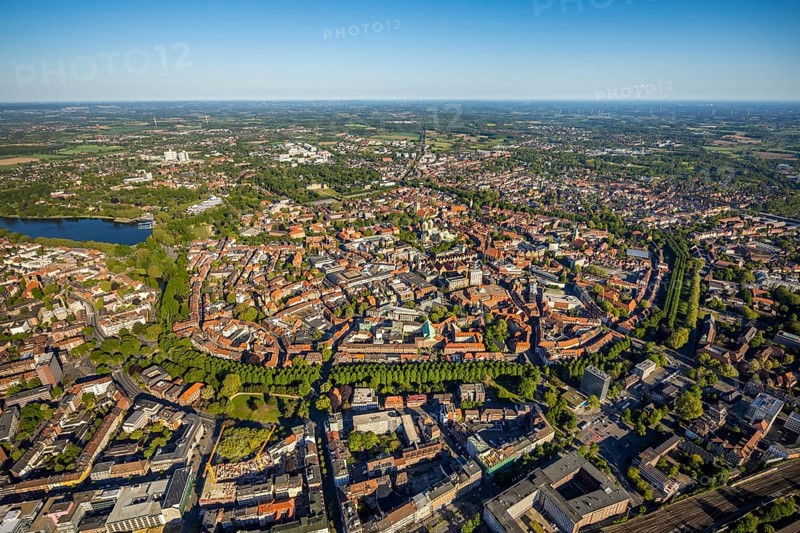 Aerial view, Old Town, Promenadenring, St Paul's Cathedral, Cathedral SquarePaulus-Dom, Domplatz, catholic Liebfrauen-Überwasserkirche, catholic St. Lamberti-Kirche, St. Martini-Kirche, Theater Münster, Münster, Münsterland, North Rhine-Westphalia, Germany, place of worship, DE, Europe, distant view, religious community, house of worship, property tax, real estate, church, church community, denomination, culture, art, aerial view, aerial photography, aerial photography, religion, theatre, overview, events, bird's eye view, residential area, living and working, living and life, residential area, residential buildings, housing estate, birds-eyes view, historic city centre, historic city centre, overview