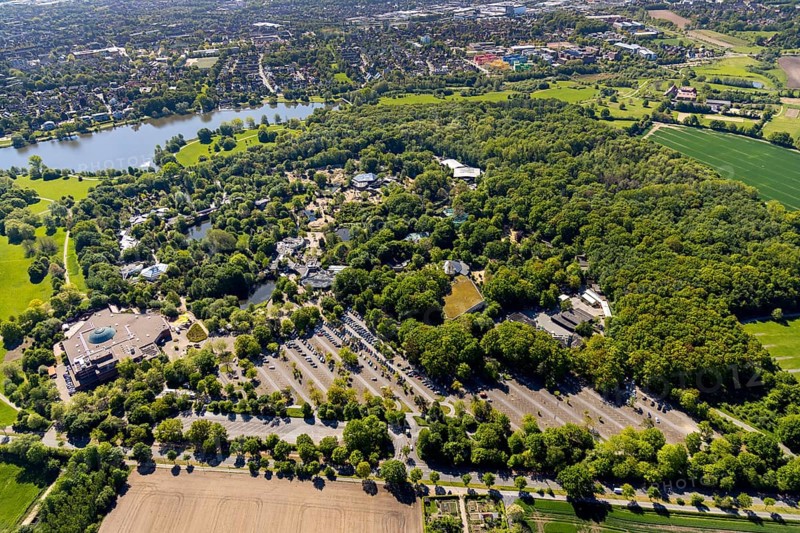 Aerial view, Allwetterzoo Münster, LWL-Museum für Naturkunde mit Planetarium, Münster, Münsterland, North Rhine-Westphalia, Germany, Aasee, DE, Europe, river Münstersche Aa, culture, art, aerial view, aerial photography, aerial photography, museum, Münstersche Aa, natural history museum, car parks, lake, reservoir, zoo, animal park, animal world, overview, bird's-eye view, forest area, zoo, Zoo Münster, birds-eyes view, cultural use, overview
