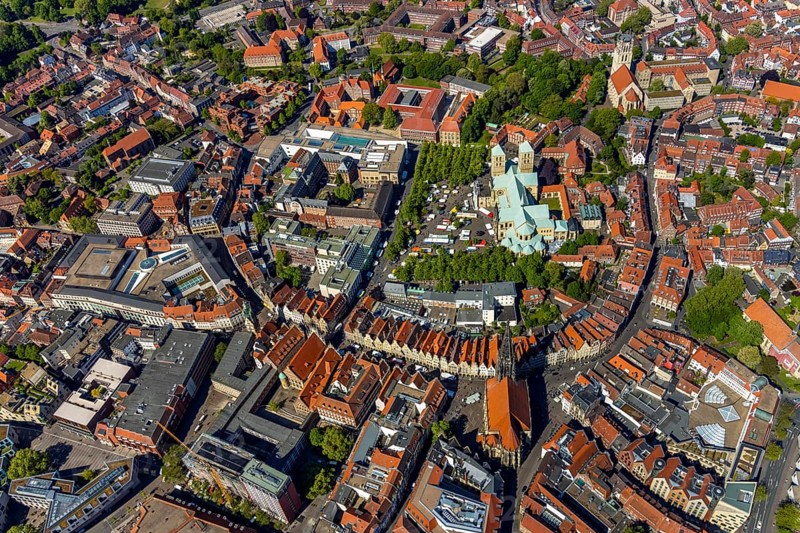 Aerial view, Old Town, Prinzipalmarkt, St Paul's Cathedral, Cathedral SquarePaulus-Dom, Domplatz, catholic Liebfrauen-Überwasserkirche, catholic St. Lamberti Church, Münster, Münsterland, North Rhine-Westphalia, Germany, place of worship, DE, Europe, religious community, place of worship, property tax, real estate, church, parish, denomination, culture, art, aerial view, aerial photography, aerial photography, religion, theatre, overview, events, bird's eye view, residential area, living and working, living and life, residential area, residential buildings, housing estate, birds-eyes view, historic city centre, historic city centre, overview