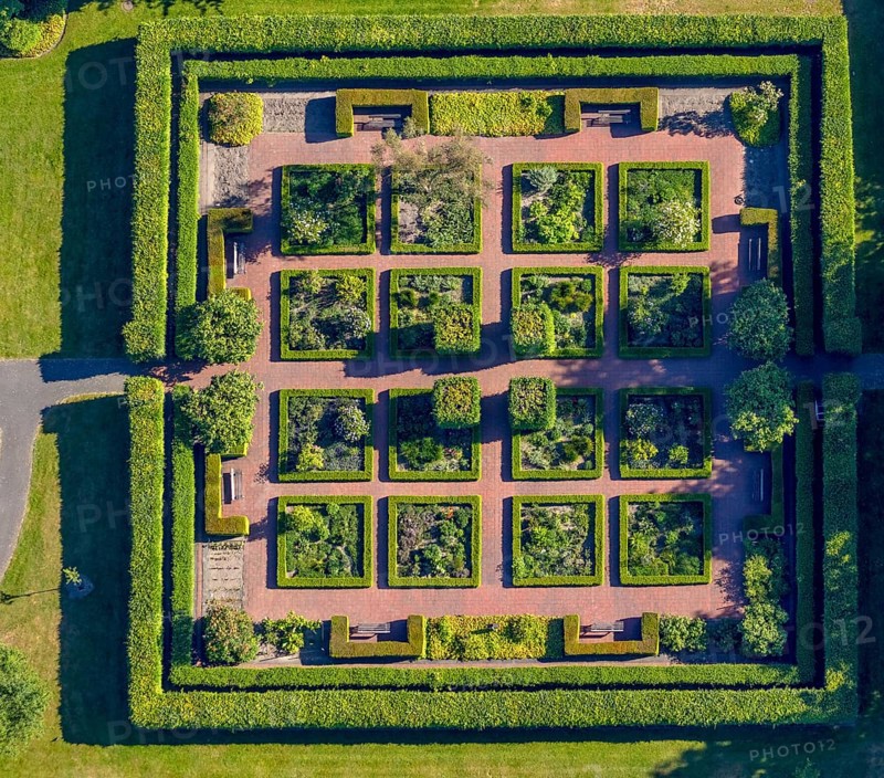 Aerial view, herb garden in the motherhouse garden at St. Franziskus-Hospital, Herz-Jesu, Münster, Münsterland, North Rhine-Westphalia, Germany, DE, Europe, shapes and colours, garden, green space, Klartext-Verlag, aerial view, aerial photography, aerial photography, Münster from above, Münster book, park, overview, bird's-eye view, overview