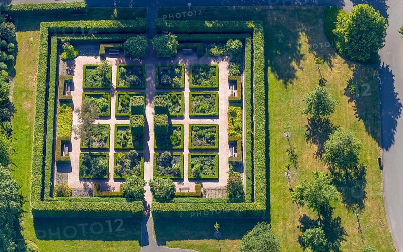 Aerial view, herb garden in the motherhouse garden at St. Franziskus-Hospital, Herz-Jesu, Münster, Münsterland, North Rhine-Westphalia, Germany, DE, Europe, shapes and colours, garden, green space, Klartext-Verlag, aerial view, aerial photography, aerial photography, Münster from above, Münster book, park, overview, bird's-eye view, overview