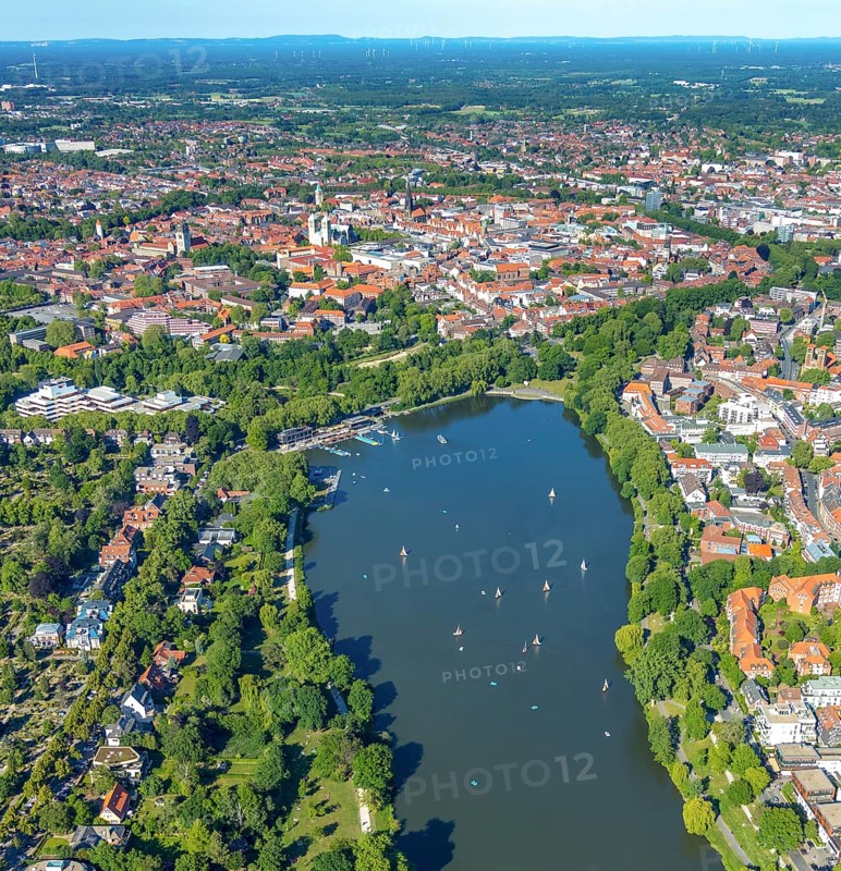 Aerial view, sailboats on the Aasee, old town view, Aasee Park, Münster, Münsterland, North Rhine-Westphalia, Germany, Aaseeterrassen, DE, cathedral, Europe, leisure, leisure activities, Klartext-Verlag, aerial view, aerial photography, aerial photography, Münster from above, Münster book, park, lake, sight, St Paul's Cathedral, overview, bird's eye view, birds-eyes view, overview