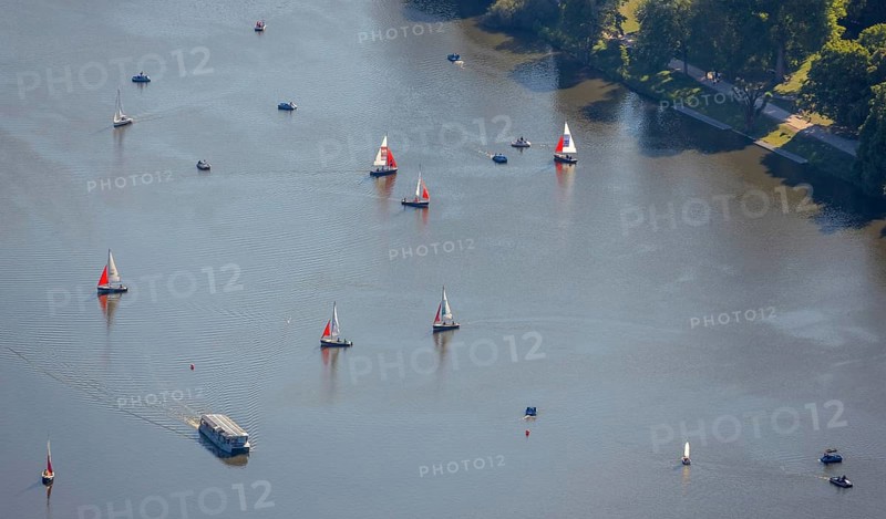 Aerial view, sailing boats on the Aasee, Münster, Münsterland, North Rhine-Westphalia, Germany, excursion boat, DE, Europe, river Münstersche Aa, leisure, leisure activities, Klartext-Verlag, aerial view, aerial photography, aerial photography, Münster from above, Münster book, lake, sailing boats, sight, overview, bird's-eye view, overview
