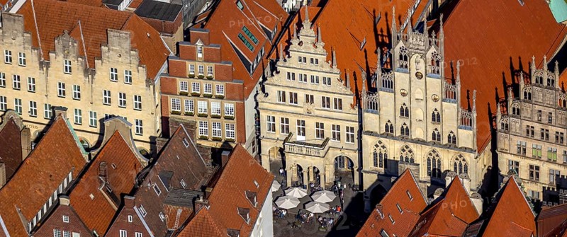 Aerial view, Prinzipalmarkt, historic town hall, overwater, Münster, Münsterland, North Rhine-Westphalia, Germany, old town, authority, DE, Europe, gabled houses, main market, Klartext-Verlag, aerial photograph, aerial photography, aerial photography, Münster from above, Münster book, town hall, sight, city administration, street, overview, administrative area, bird's eye view, birds-eyes view, historical, overview, red roofs