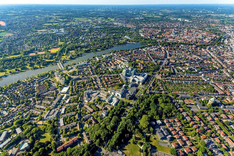Aerial view, old town, Promenadenring, LVM Versicherung Zentrale, Westdeutsche Lotterie GmbH, Aasee, Torminbrücke, sailing boats, Geist, Münster, Münsterland, North Rhine-Westphalia, Germany, DE, Europe, Klartext-Verlag, LVM Kolde-Ring, Lotto, aerial view, aerial photography, aerial photography, Münster from above, Münsterbuch, ring of green trees, overview, insurance agency, bird's eye view, water tower, birds-eyes view, overview