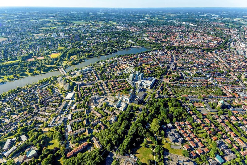 Aerial view, old town, Promenadenring, LVM Versicherung Zentrale, Westdeutsche Lotterie GmbH, Aasee, Torminbrücke, sailing boats, Geist, Münster, Münsterland, North Rhine-Westphalia, Germany, DE, Europe, Klartext-Verlag, LVM Kolde-Ring, Lotto, aerial view, aerial photography, aerial photography, Münster from above, Münsterbuch, ring of green trees, overview, insurance agency, bird's eye view, water tower, birds-eyes view, overview