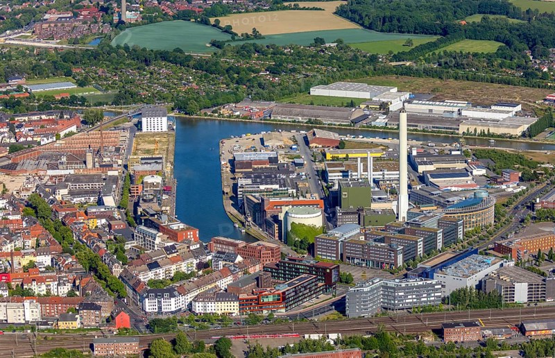 Aerial view, Stadthafen Münster, harbour promenade, harbour, Stadtwerke Münster, City of Münster - Stadthaus 3, Pluggendorf, Münster, Münsterland, North Rhine-Westphalia, Germany, boats, CaféMed, DE, Europe, leisure, leisure activities, leisure centre, gastronomy, commercial enterprises, commercial area, commercial location, commercial use, harbour basin, harbour area, harbour entrance, harbour district, harbour overview, Harbourside, Hot Jazz Club, industrial facilities, industrial area, industrial location, Jovel Music Hall, Klartext-Verlag, culture, art, Kunsthalle Münster, aerial view, aerial photography, aerial photography, motorboats, Münster from above, Münsterbuch, Münster district, overview, event location, event venue, bird's-eye view, Wolfgang Borchert Theater, birds-eyes view, overview