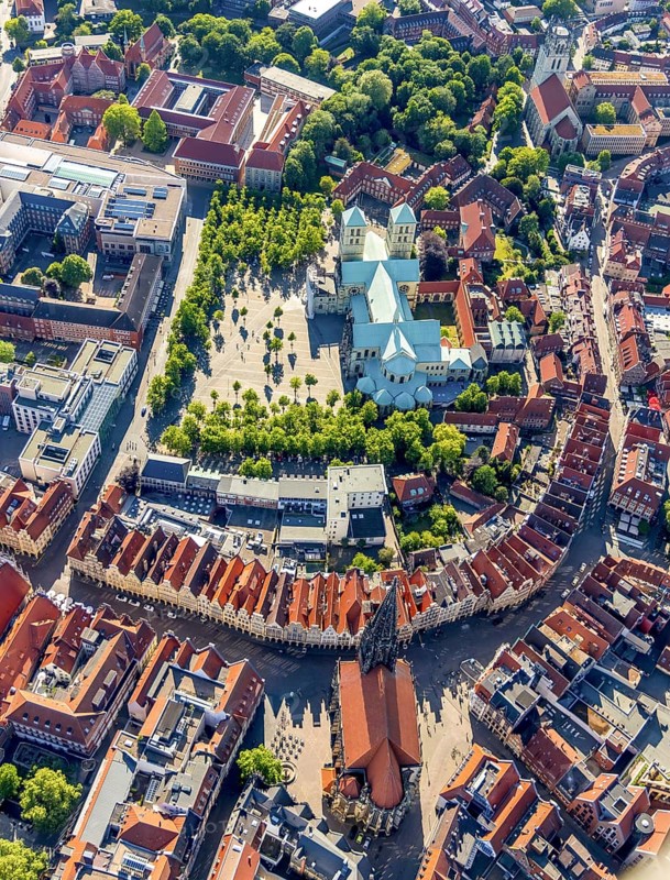 Aerial view, Old Town, St Paul's CathedralSt. Paul's Cathedral, cathedral square, Prinzipalmarkt, cathedral, Münster, Münsterland, North Rhine-Westphalia, Germany, place of worship, DE, Europe, religious community, place of worship, main market, holy place, cathedral, church, parish, Klartext-Verlag, denomination, aerial view, aerial photography, aerial photography, Münster from above, Münster book, religion, religious site, sight, overview, bird's-eye view, landmark, birds-eyes view, historical, historical city centre, overview