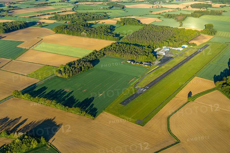 Aerial photo, Münster-Telgte airfield, Telgte, Warendorf district, Münsterland, North Rhine-Westphalia, Germany, DE, Europe, distant view, airport, FunFlight flight school, runway, aerial photo, aerial photography, aerial photography, runway, overview, bird's-eye view, woodland, meadows and fields, birds-eyes view, overview