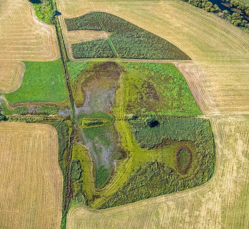 Aerial photograph, Disselmersch observation hut in the Lippe floodplains, Büninghausener Straße, Heintrop, Lippetal, Soest district, North Rhine-Westphalia, Germany, DE, Europe, grassland areas, Soest-Buch district, Soest-Buch district, cultural landscape, landscape, Lippe floodplain, aerial photograph, aerial photography, aerial photography, nature reserve, nature conservation area, overview, environmental protection, bird's-eye view, national nature reserve, overview