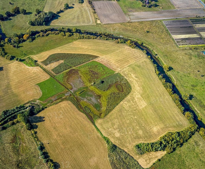 Aerial view, observation hut Disselmersch in the Lippe floodplains, river Lippe, Büninghausener Straße, Heintrop, Lippetal, district Soest, North Rhine-Westphalia, Germany, DE, Europe, grassland areas, district Soest-Buch, district Soest-Buch, cultural landscape, landscape, Lippe floodplain, aerial view, aerial photography, aerial photography, nature reserve, nature conservation area, overview, environmental protection, bird's eye view, birds-eyes view, national nature reserve, overview