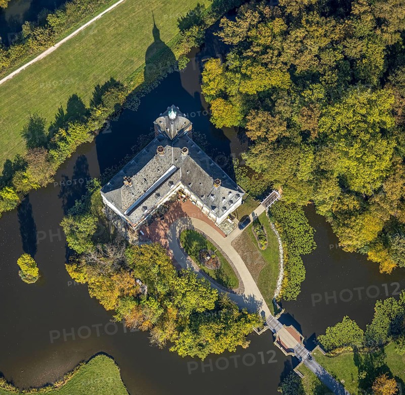 Aerial view, moated castle Hovestadt, baroque garden, Hovestadt, Lippetal, Soest district, North Rhine-Westphalia, Germany