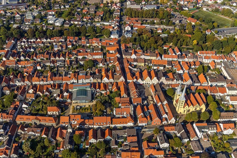 Aerial view, Old Town, Evang.Luth. church St. Nicolai, market place, town hall, Lemgo, East Westphalia-Lippe, OWL, North Rhine-Westphalia, Germany, Old Hanseatic City of Lemgo, place of worship, DE, Europe, religious community, place of worship, property tax, holy place, real estate, church, parish, denomination, aerial view, aerial photography, aerial photography, OWL book, OWL book, Ostwestfalenbuch, religion, religious site, overview, bird's-eye view, residential complex, living and life, residential area, residential buildings, residential quality, residential neighbourhood, housing estate, birds-eyes view, historic old town, historic sight, overview, red roofs