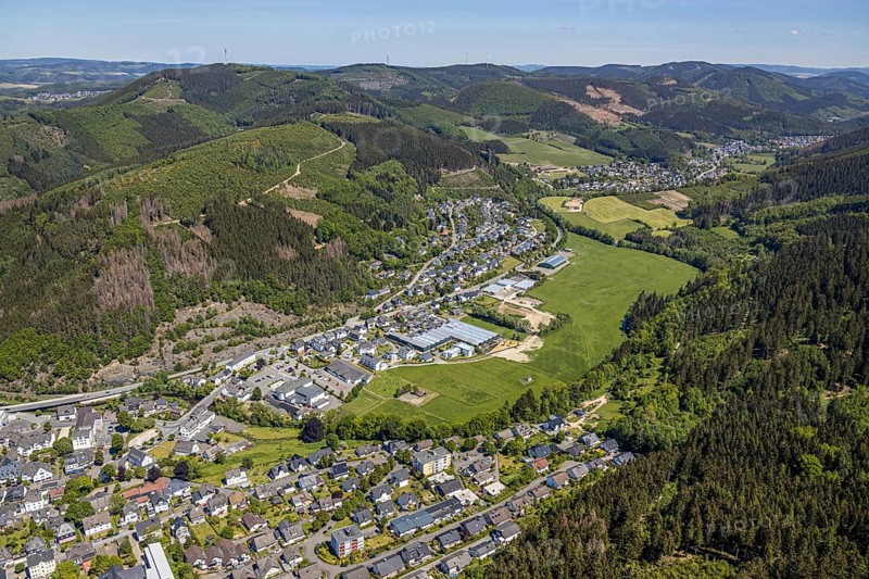 Aerial view, Sauerlandhalle, Garten-Center Kremer, Altenhundem, Lennestadt, Sauerland, North Rhine-Westphalia, Germany, view to Kickenbach, DE, Europe, hilly landscape, aerial view, aerial photography, aerial photography, overview, bird's-eye view, forest, forest area, forest damage, forest dieback, birds-eyes view, overview