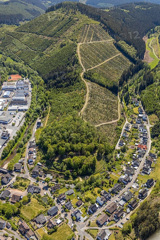 Aerial view, commercial area and residential area Altenhundem, Lennestadt, Sauerland, North Rhine-Westphalia, Germany, DE, Europe, distant view, commercial enterprises, commercial area, commercial area, commercial location, commercial use, property tax, hilly landscape, real estate, aerial photograph, aerial photography, aerial photography, overview, bird's eye view, forest area, forest damage, forest dieback, residential area, housing and living, residential area, residential buildings, housing estate, birds-eyes view, overview