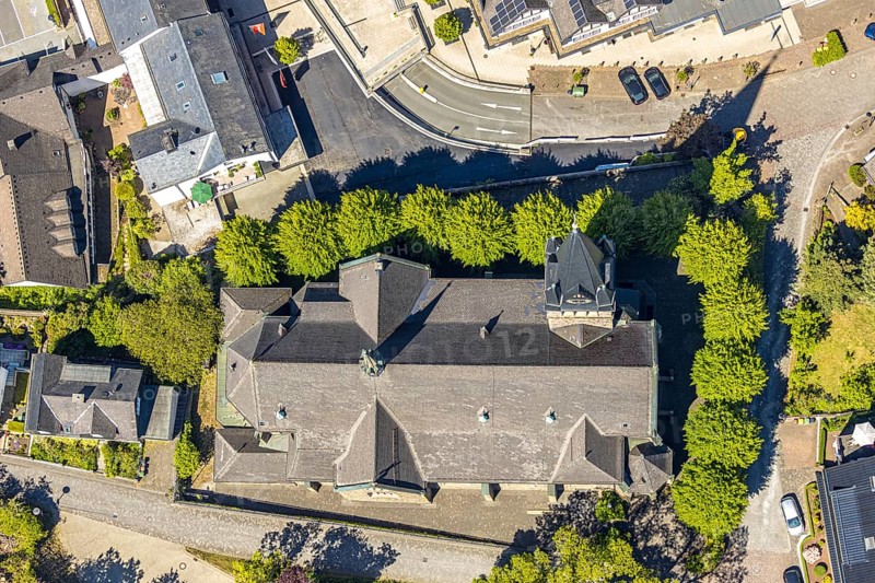 Aerial view, Catholic parish church of St. Agatha, Altenhundem, Lennestadt, Sauerland, North Rhine-Westphalia, Germany, place of worship, DE, Europe, religious community, place of worship, church, parish, denomination, aerial photograph, aerial photography, aerial photography, sand road, overview, bird's-eye view, birds-eyes view, overview