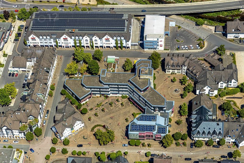 Aerial view, town hall Lennestadt, HIT Handelsgruppe GmbH, Thomas-Morus-Platz, Altenhundem, Lennestadt, Sauerland, North Rhine-Westphalia, Germany, authority, DE, shopping square, shopping centre, Europe, aerial view, aerial photography, aerial photography, local supply centre, town hall, town administration, supermarket, overview, bird's-eye view, overview