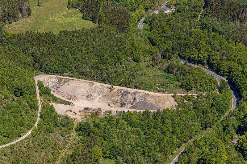 Aerial view, excavations Grubenstraße, Halberbracht, Lennestadt, Sauerland, North Rhine-Westphalia, Germany, DE, Europe, aerial view, aerial photography, aerial photography, sand pit, overview, bird's eye view, forest area, birds-eyes view, overview