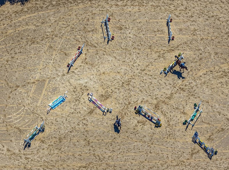 Aerial view, riding centre, Schmallenberger Straße, Kickenbach, Lennestadt, Sauerland, North Rhine-Westphalia, Germany, federal road B236, DE, Europe, aerial view, aerial photography, aerial photography, course, horses, equestrian sports, show jumping, overview, bird's-eye view, overview