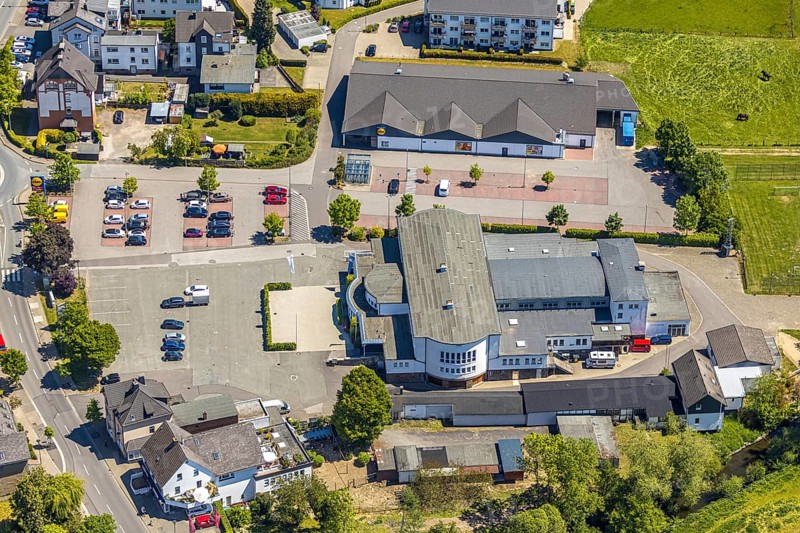 Aerial view, Sauerlandhalle, Altenhundem, Lennestadt, Sauerland, North Rhine-Westphalia, Germany, DE, Europe, culture, art, aerial photography, aerial photography, aerial photography, overview, events, event venue, event centre, bird's eye view, Volksbank Arena, birds-eyes view, cultural use, overview