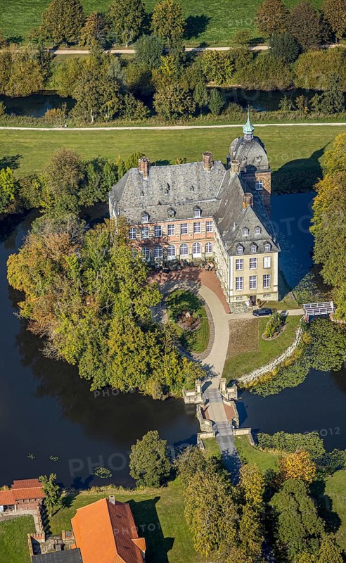 Aerial view, moated castle Hovestadt, baroque garden, Hovestadt, Lippetal, Soest district, North Rhine-Westphalia, Germany