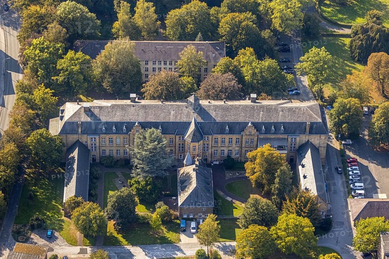 Aerial view, LWL Centre for Forensic Psychiatry Lippstadt, House 36, House 37, Eickelborn, Lippstadt, District of Soest, North Rhine-Westphalia, Germany, Treatment of offenders due to mental illness, DE, Eickelbornstraße, Europe, Specialist clinic, Healthcare, clinic, clinic grounds, Kreis-Soest-Buch, KreisSoestBuch, aerial view, aerial photography, aerial photography, forensic clinic, medical facility, medical help, overview, bird's-eye view, forensic clinic, overview, medical care