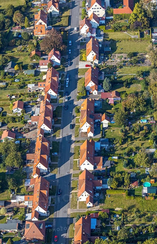 Aerial view, Ebertstraße housing estate, Lippstadt, Soest district, North Rhine-Westphalia, Germany, DE, single-family homes, Europe, gardens, property tax, green trees, real estate, Soest-Buch district, Soest-Buch district, aerial photography, aerial photography, aerial view, terraced houses, overview, bird's-eye view, housing estate, living and living, residential area, residential buildings, quality of living, residential neighbourhood, housing estate, birds-eyes view, overview, red roofs