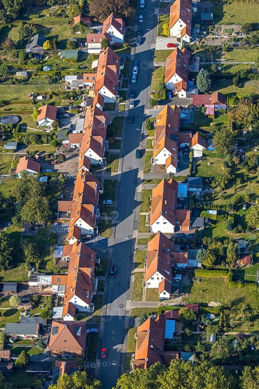 Aerial view, Ebertstraße housing estate, Lippstadt, Soest district, North Rhine-Westphalia, Germany, DE, single-family homes, Europe, gardens, property tax, green trees, real estate, Soest-Buch district, Soest-Buch district, aerial photography, aerial photography, aerial view, terraced houses, overview, bird's-eye view, housing estate, living and living, residential area, residential buildings, quality of living, residential neighbourhood, housing estate, birds-eyes view, overview, red roofs