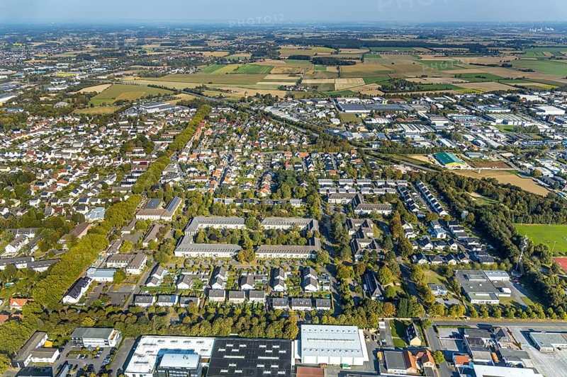 Aerial view, Südpark Wohnpark, Alte Kaserne Barthstraße, Lippstadt, Kreis Soest, North Rhine-Westphalia, Germany, Beckstraße, DE, Europe, Goerdelerstraße, Kreis-Soest-Buch, KreisSoestBuch, Leuschnerstraße, aerial view, aerial photography, aerial photography, Olbrichtstraße, overview, bird's-eye view, overview