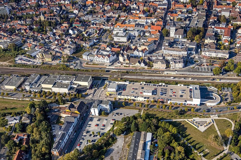 Aerial view, aerial view Lippstadt south, main station, Konrad-Adenauer-Ring, Lippstadt, district Soest, North Rhine-Westphalia, Germany, railway tracks, railway station, Cineplex Lippstadt, City, DE, Deutsche Bahn AG, Europe, main station, city centre, cinema, district Soest-Buch, district Soest-Buch, aerial view, aerial photography, aerial photography, MediaMarkt, local view, townscape, city area, city centre, overview, bird's-eye view, bird's-eye view, overview