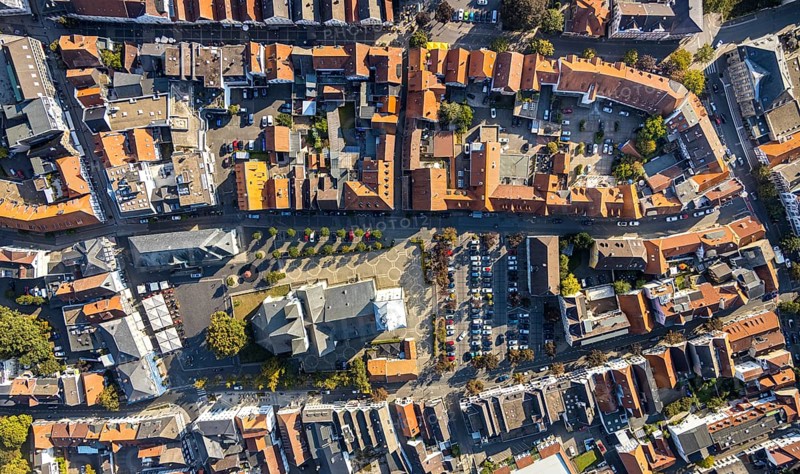 Aerial view, Old Town, evang. Große Marienkirche, Rathausstraße, Rathausplatz, Lippstadt, Kreis Soest, North Rhine-Westphalia, Germany, place of worship, City, DE, Europe, religious community, place of worship, property tax, holy place, real estate, city centre, church, parish, denomination, Kreis-Soest-Buch, KreisSoestBuch, aerial view, aerial photography, aerial photography, religion, religious site, city view, city centre, overview, bird's-eye view, residential complex, living and life, residential area, residential buildings, residential quality, residential quarter, housing estate, birds-eyes view, overview