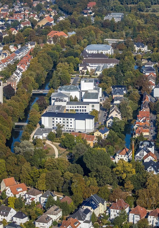 Aerial photo, Europaschule Ostendorf-Gymnasium, Stadttheater Lippstadt, Nikolaischule, Fluss Lippe, Lippstadt, Kreis Soest, North Rhine-Westphalia, Deutschland, Bildung, Bildungseinrichtung, Cappeltor, DE, Europa, Gastronomie, Grundschule, Gymnasium, Hotel, Hotelanlagen, Hotelgewerbe, Kanustrecke Burgstraße, Kreis-Soest-Buch, KreisSoestBuch, culture, art, educational institute, aerial view, aerial photography, aerial photography, Ostendorfallee, Quality Hotel Lippstadt, drama, school, theatre, overview, events, venue, event location, bird's-eye view, birds-eyes view, cultural use, overview