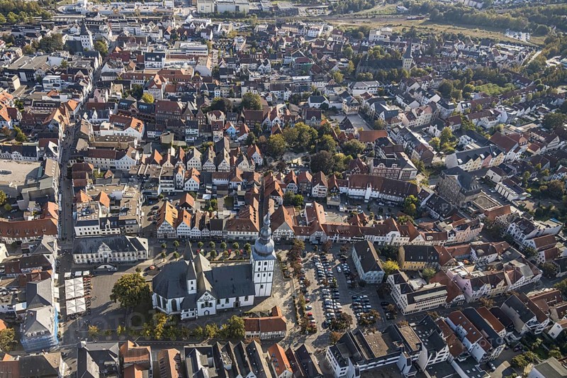 Aerial view, Old Town, evang. Große Marienkirche, Rathausstraße, Rathaus, Rathausplatz, Lippstadt, Kreis Soest, North Rhine-Westphalia, Germany, place of worship, City, DE, Europe, religious community, place of worship, property tax, holy place, real estate, city centre, church, church community, denomination, Kreis-Soest-Buch, KreisSoestBuch, aerial view, aerial photography, aerial photography, religion, religious site, sight, city view, city centre, overview, bird's-eye view, residential area, living and life, residential area, residential buildings, quality of life, residential area, housing estate, birds-eyes view, historic town hall, overview